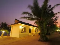 Baan Faa Talaychan Resort