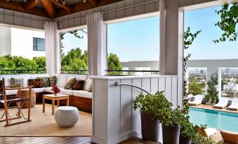 The Valorian West Hollywood, Curio Collection by Hilton