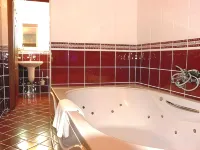 阿達利亞港飯店