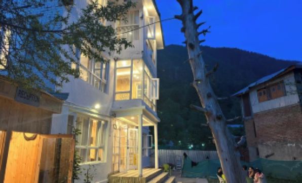 Hotel Mala Castle, Pahalgam