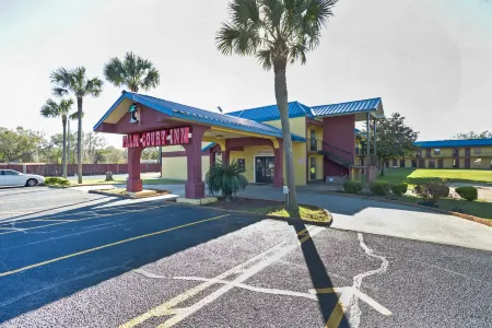 OYO Hotel Pensacola I-10 & Hwy 29 Отели в г. Беллвью