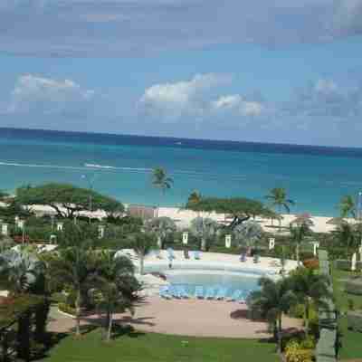 Luxury, Eagle Beach Front 2BR, Penthouse  Private Roof Terrace Fitness & Recreational Facilities