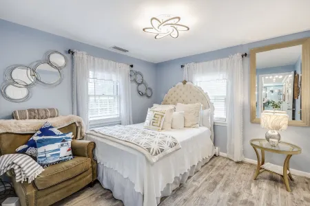 Charming Ranch on the Cape Отели в г. Барнстейбл