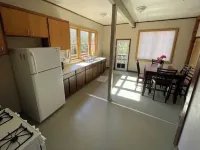Creekside Cabin! Work Crews Welcome! Hotels in Fortuna