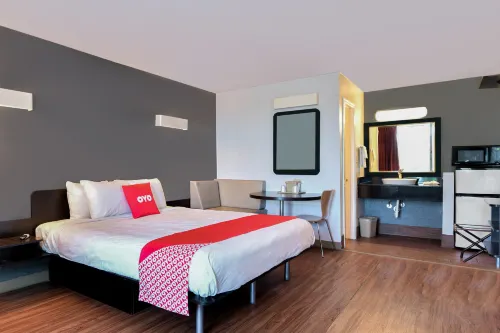 OYO Hotel Valdosta GA I-75 - parking