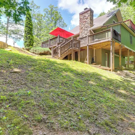 Pet-Friendly Murphy Home Grilling Deck and Fire Pit