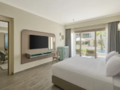 ดับเบิลทรีบายฮิลตันแมงโกรฟี่เอลกูน่ารีสอร์ท โรงแรมในฮูร์กาดา