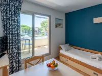 Odalys Du Port Residence Hotels in Hourtin
