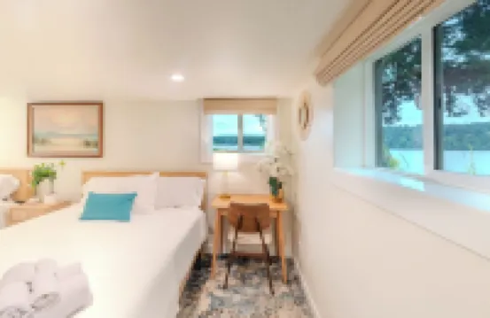 Oceanfront boho cottage in Bremerton