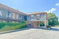 Louisville Inn By Oyo Louisville Municipal Airport