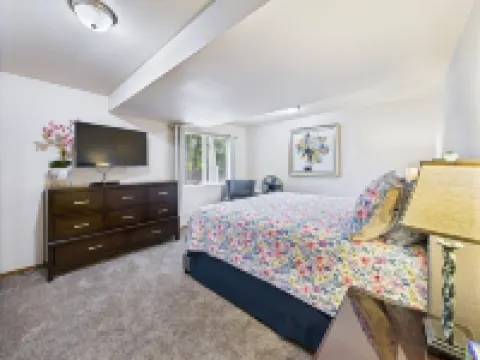 Airport Dream! 4 Bdrm Sleeps 10! Luxury Beds For Great Sleep! Park & Pickleball