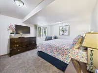 Airport Dream! 4 Bdrm Sleeps 10! Luxury Beds For Great Sleep! Park & Pickleball