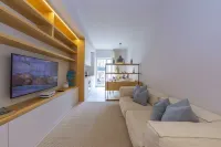 Mina Apartment 100m from Sea