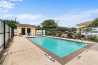 Sleep Inn & Suites Bush InterContinental - IAH East - Pools