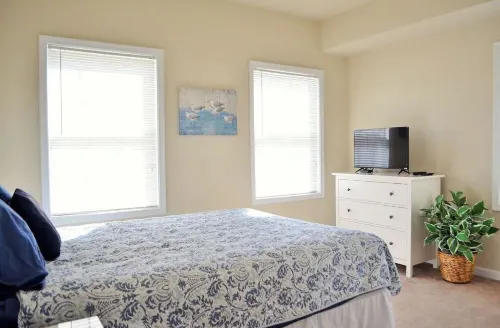 SERENITY NOW! Beach, Pools & Tennis!