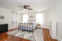 Historic Ludlow Apt B Hotels in Ludlow