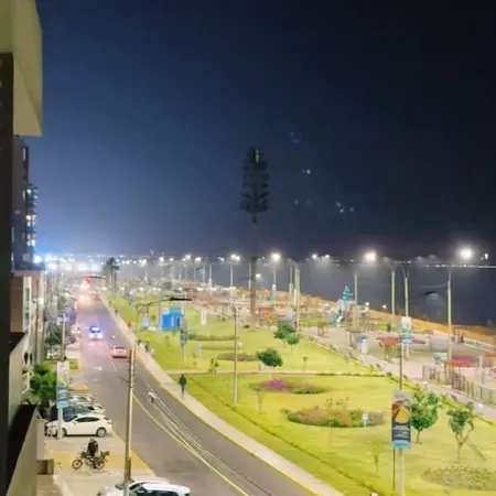 “Sea View Apartment: Near Airport. Air,C. Free Parking