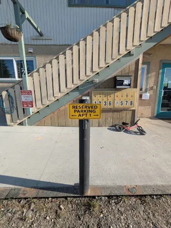 In Town! Fully-equipped kitchen with spacious bedrooms. Free parking & WiFi! Отели рядом с достопримечательностью «Заказник Френдс оф Кримерс Филд эт Кримерс Филд Мигратори Уотерфоул»