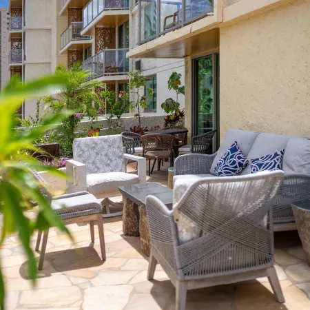 Luana Waikiki Hotel & Suites Отели рядом с достопримечательностью «Полуостров "Мейджик Айленд"»