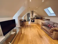 Stunning One Bedroom Appartment Royal Ascot, Near Ascot Station Hotels in Ascot