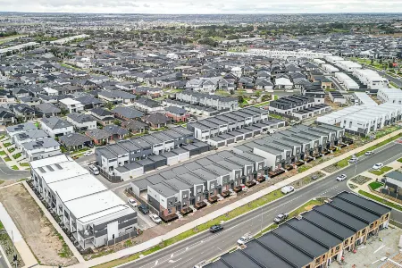 StayAU Fresh Modern 5BR Retreat Netflix in Berwick Отели в г. Беруик