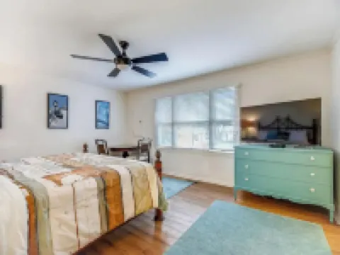 Large 6 BR, 3 BA Turtle Walk of Bethany-14 Guests Hotels in Bethany Beach
