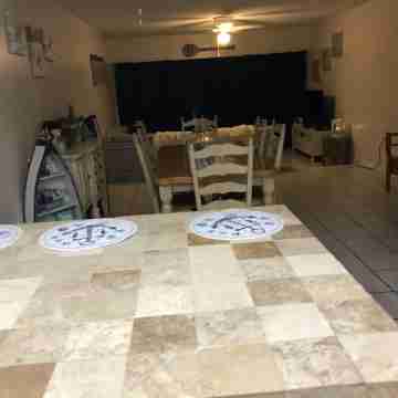 Beautiful Townhouse in the heart of the Florida Keys Dining/Meeting Rooms