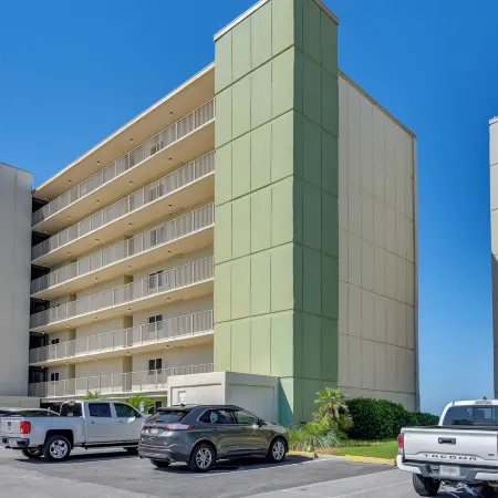 Oceanfront PCB Condo w/ Beach Access & 2 Pools
