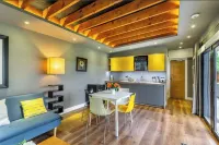 The Luxury "Shed" Hotel a Huddersfield