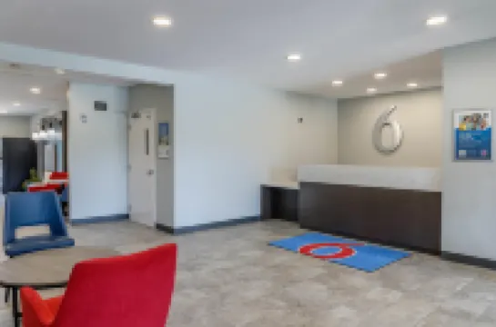 스튜디오 6 호른페인, 온타리오