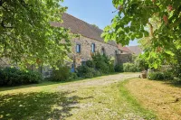 Le Pressoir Normand Hôtels à : Lougé-sur-Maire