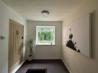 Modern Kingsize Room with Garden View close to Prestwich Centre Hotels in Prestwich