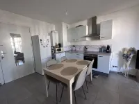 Bel Appartement Entier à 5mn de Metz Hotel di Ban-Saint-Martin