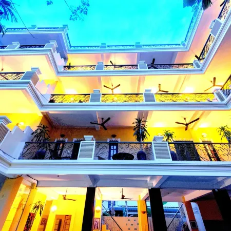 Golden Banana Residence