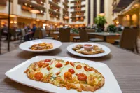 Embassy Suites by Hilton St. Louis St. Charles - breakfast