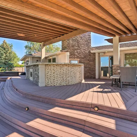 Moses Lake Retreat w/ Salt Water Hot Tub!