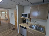 Large 2-Bedroom Lower Unit with Fast WI-FI & in Unit Washer/Dryer Hotels in Baraboo