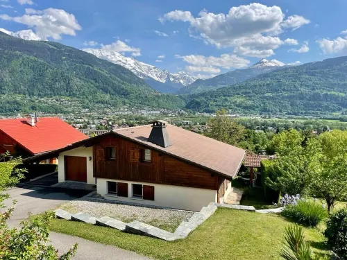 Chalet Arve Passy Avec des Vues Magnifiques et un Jardin Bucolique Hotels in Passy