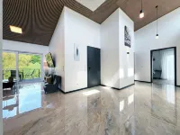 Luxurious 4-room penthouse with jacuzzi, roof terrace, parking space, e-charging station Hotel a Wachtberg