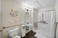 Cozy King 1B Heart of Austin -Walk to Moody ACL UT & SXSW Hotels in Central Austin