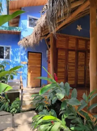 Nosara Blue: Casa Alamo - Walk to Sunsets & Surf!