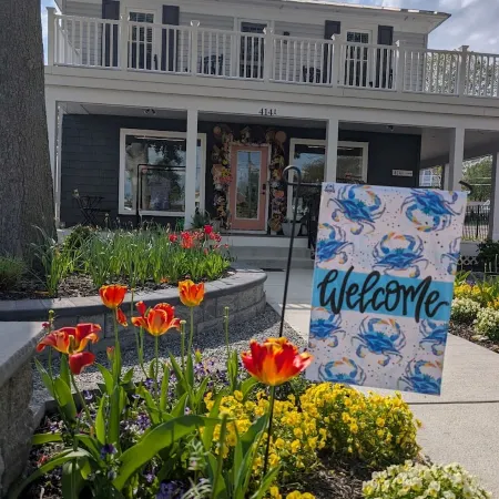 Magnolia Hideaway 2-BR Apt in center of Town of Colonial Beach
