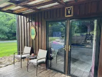 Luxe Cabin Hot Tub Outdoor Movie Screen Mountains