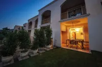 Sweet Life in Golf Is Molas