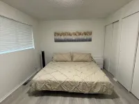 Cozy 3-bedroom 2.5 bath house in Kent near hospital and shopping centers 켄트 호텔