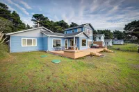Oceanfront Home in Port Orford the Lighthouse - Beach