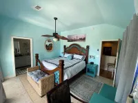 Ocean View 4/2 Estate with Private Pool 15 minutes from Key West Hotels near Capt. Pete's Coconut Garden