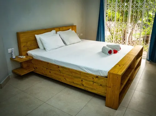 RIVERSIDE RESIDENCE  Beau Vallon