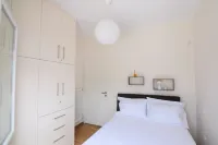 Stunning Seaview Apartment فنادق في نيا ماكري