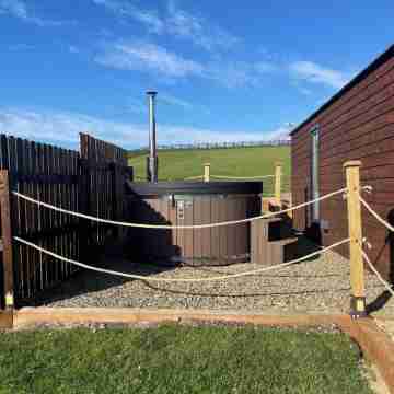 The Highland Hare Bothy Hotel Exterior